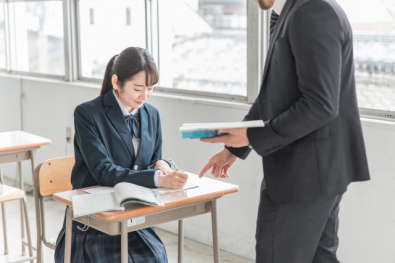 【京都市内の私立学校】夏休み明け勤務開始！国語科14コマ！欠員補助！