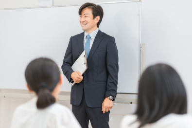 【情報】9/1スタート！大阪市内の私立高校で教員を募集！13コマ