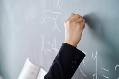 【数学】月額固定給・週9コマ！神戸市内 私立高校で教員募集！